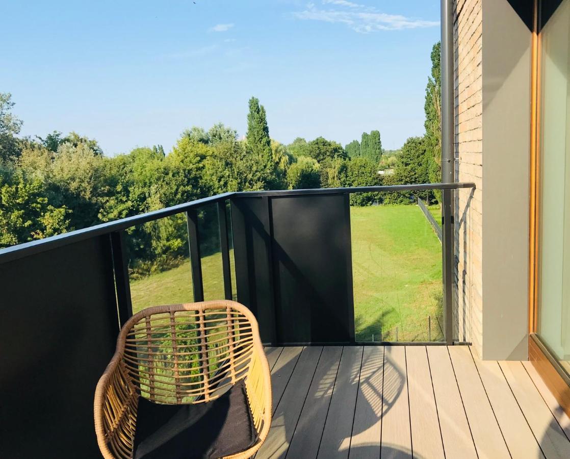 Baltic Riviera Apartments - Garden Sanctuary Retreat グダニスク エクステリア 写真