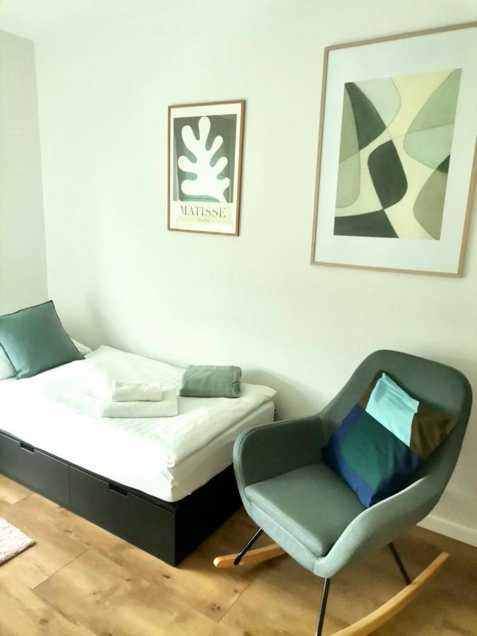 Baltic Riviera Apartments - Garden Sanctuary Retreat グダニスク エクステリア 写真