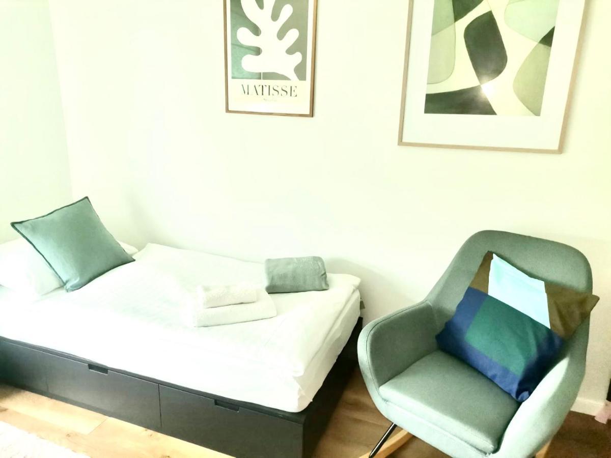 Baltic Riviera Apartments - Garden Sanctuary Retreat グダニスク エクステリア 写真